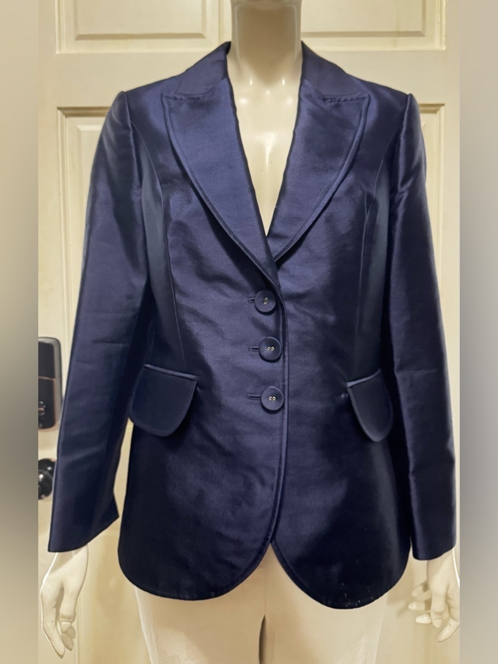 Reba Wool & Silk Blend Navy Satin Long Sleeve Tailored  Blazer Size 10 A